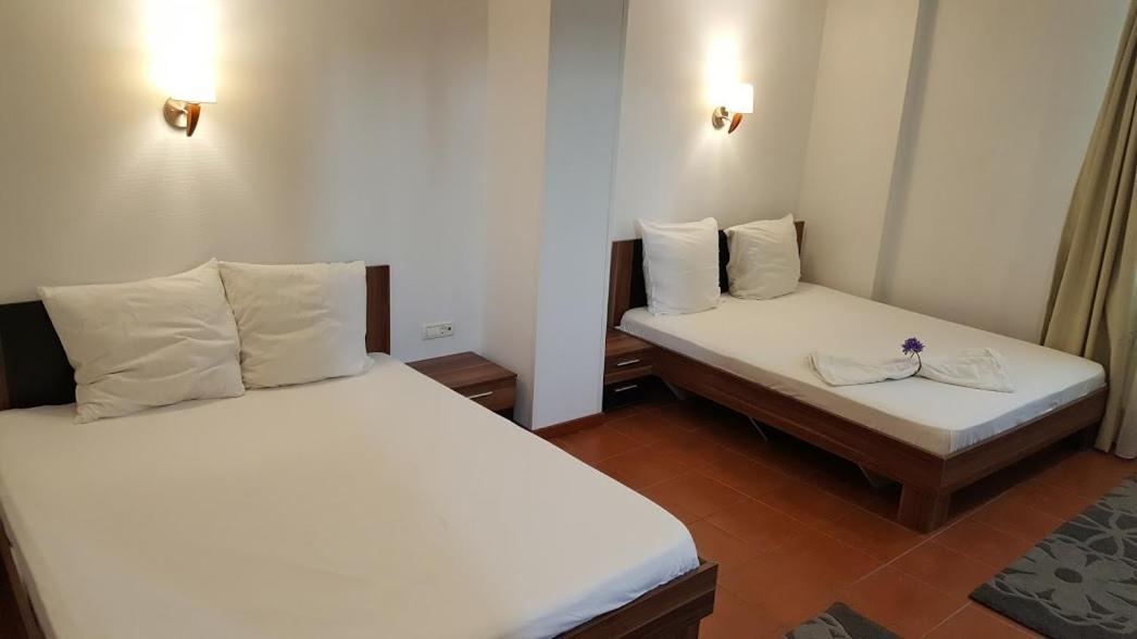 Hotel Viva Ploiesti Exterior photo